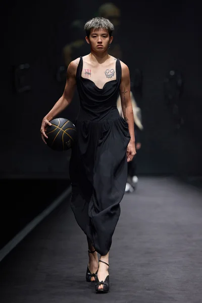 Look 4